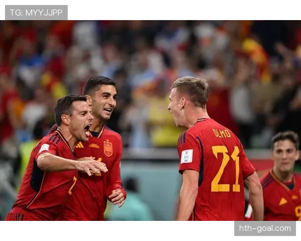 罗德里与西班牙传奇球星深度对话，探讨足球艺术与未来发展趋势