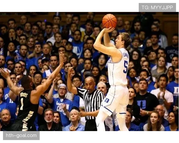 安东尼·戴维斯内线高效挡拆拉开防守差距提升球队得分节奏
